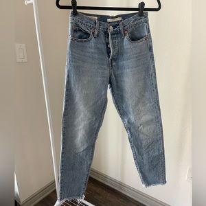 Levi Wedgie Denim - Size 25
